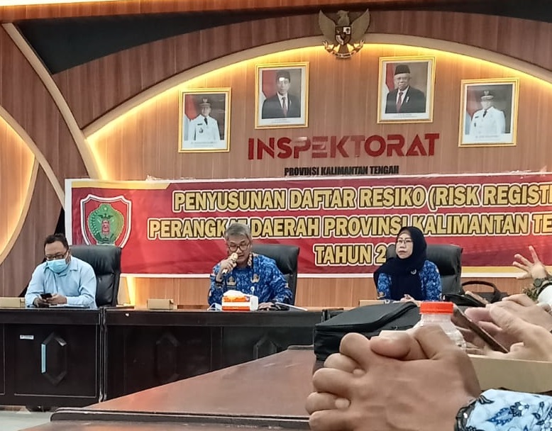 collage_Pembukaan_sosialisasi_penyusunan_daftar_resiko.jpg