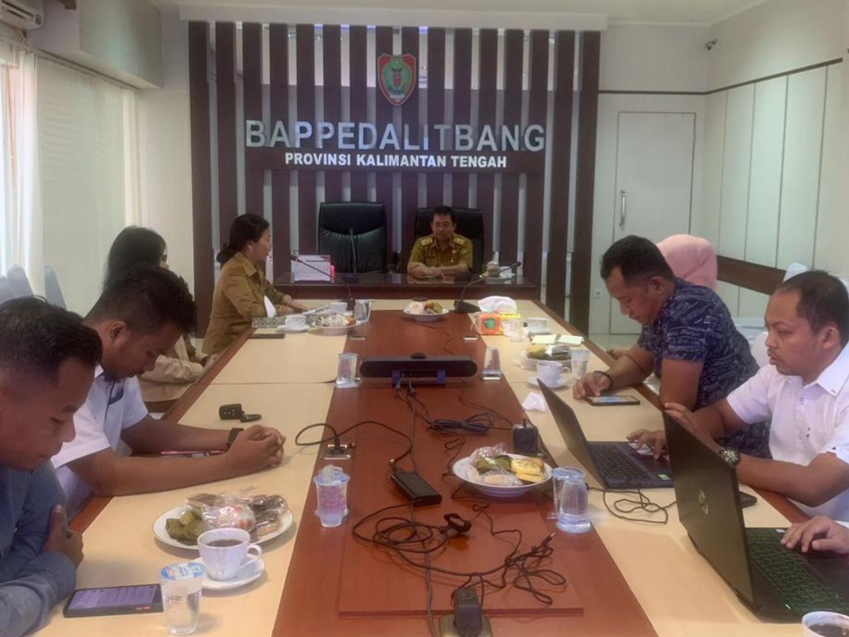 Sosialisasi dan Penyuluhan Dasar tentang Perkoperasian di Aula Bappedalitbang Provinsi Kalimantan Tengah