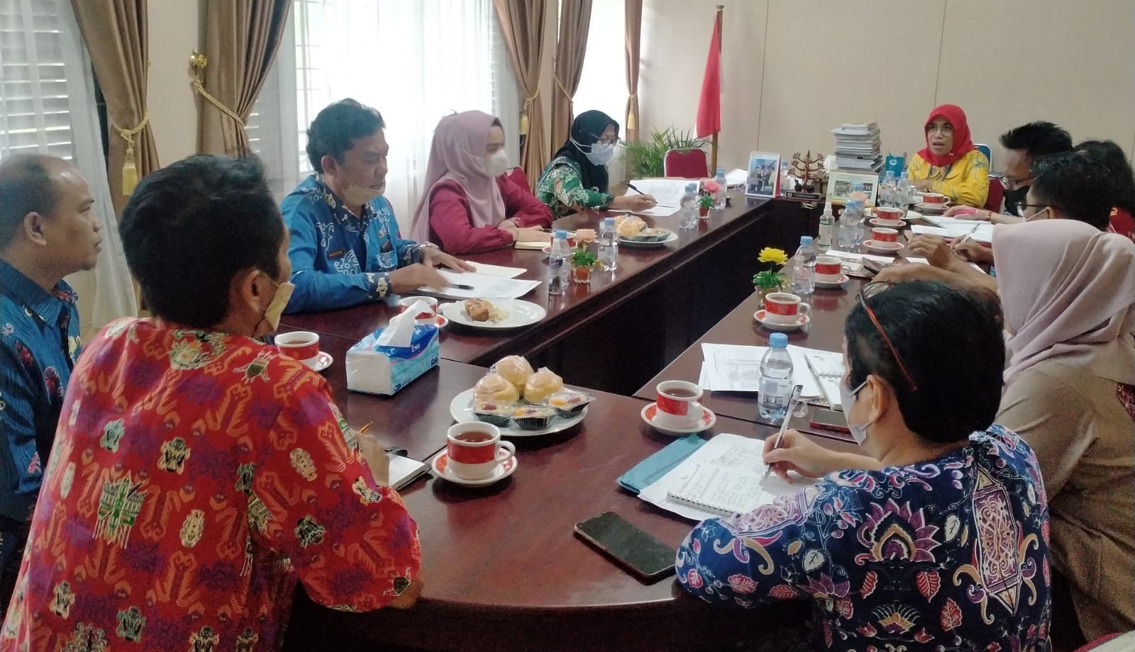 Rapat Bulanan Internal Dinas Koperasi dan UKM Provinsi Kalimantan Tengah terkait Evaluasi Capaian Realisasi Anggaran